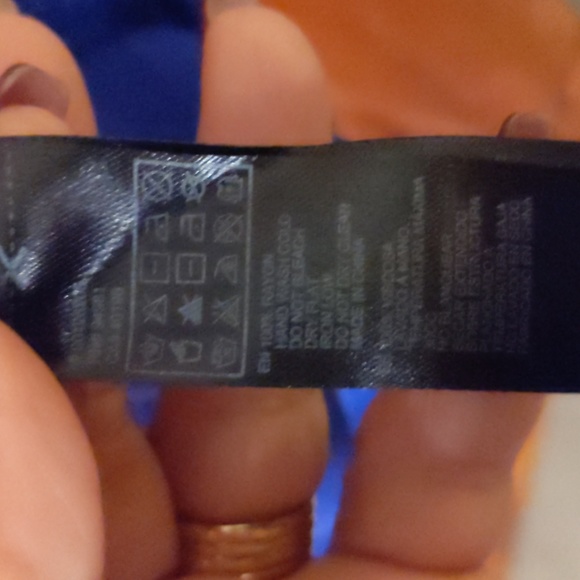 Ladies sleeveless, shoulder chain fringe top - Picture 7 of 7